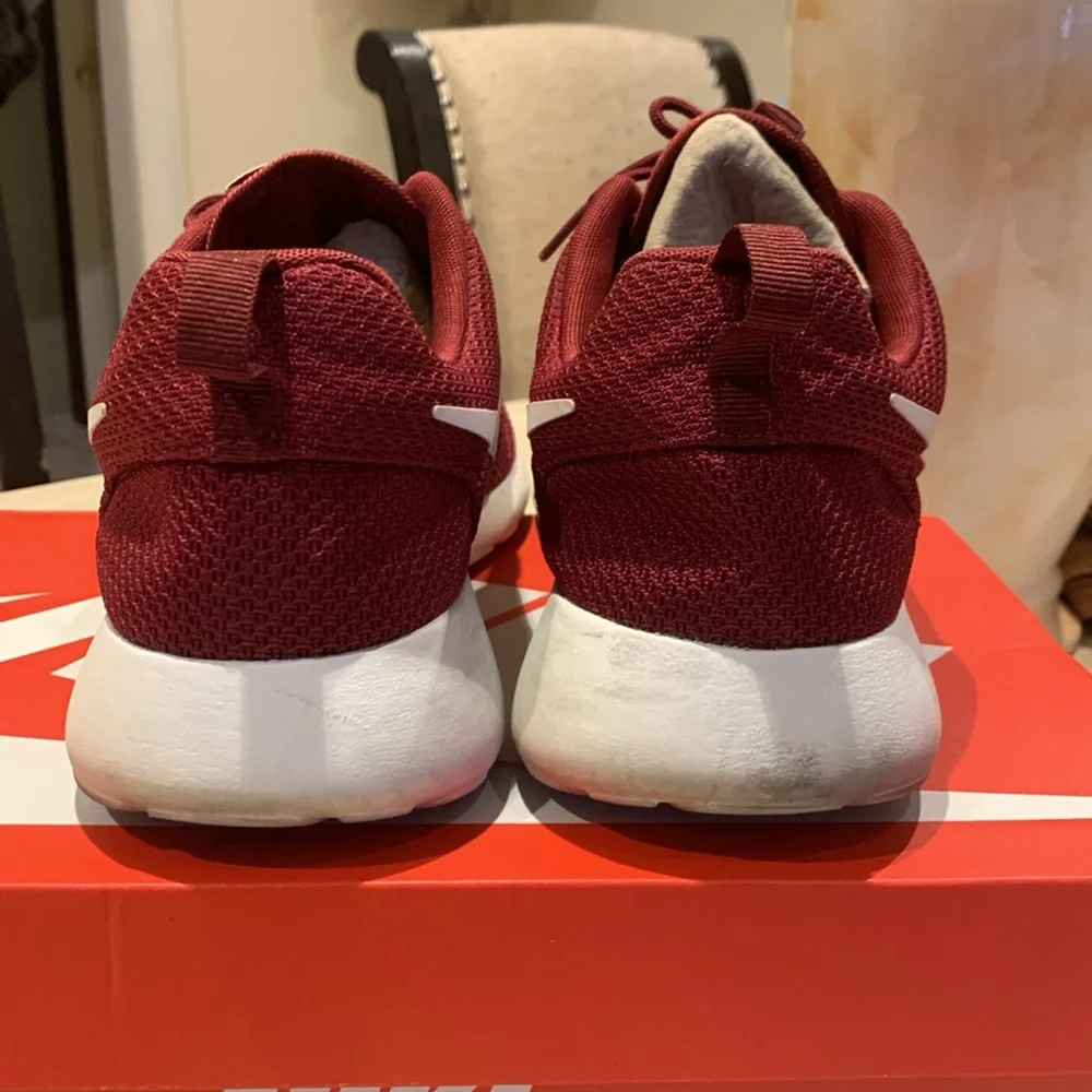 Nike Rosherun Team Red size 11. In great condition - Picture 5 of 7